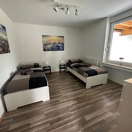 Worker Place Mit Wintergarten Apartment *